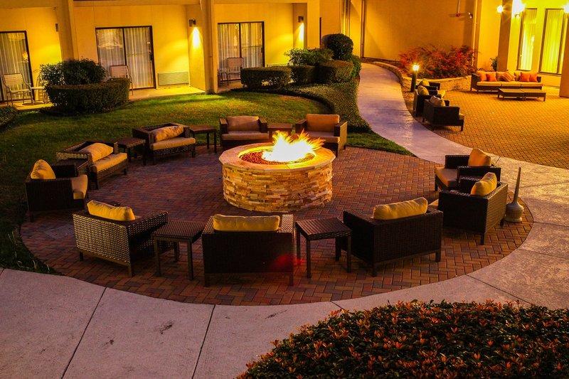 Country Inn & Suites By Radisson, Dallas-Love Field Экстерьер фото